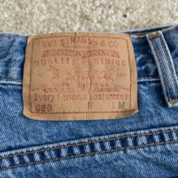 Levi’s 550 Original Raw-Edge Denim Shorts - Picture 5 of 10